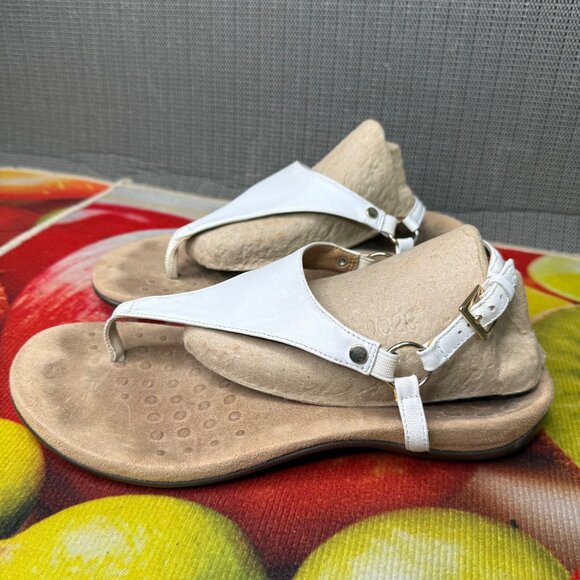 Vionic KIRRA White Laser Cut Leather Flat Slingback Sandals Size 8 - Picture 1 of 8